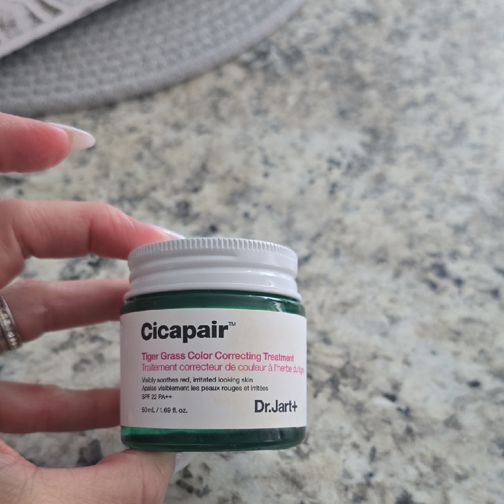Dr. Jart+ Cicapair Tiger Grass Color Correcting Treatment - Green
